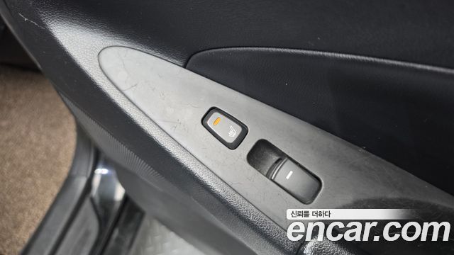 Hyundai Sonata 2012 — photo 27