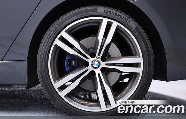 BMW Gran Turismo 2023 — photo 16