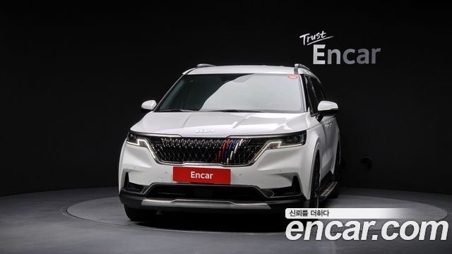Kia Canival 2023 — photo 3