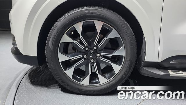 Kia Canival 2023 — photo 5