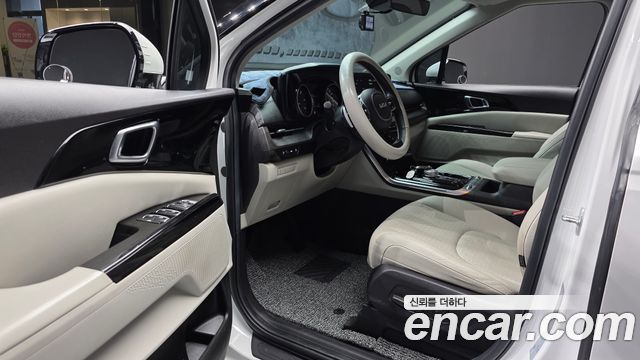 Kia Canival 2023 — photo 13