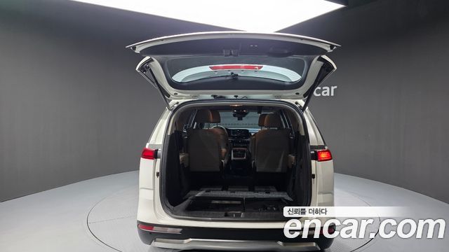 Kia Canival 2023 — photo 26