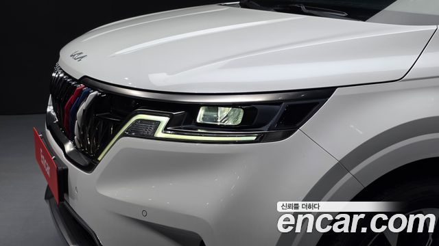 Kia Canival 2023 — photo 8