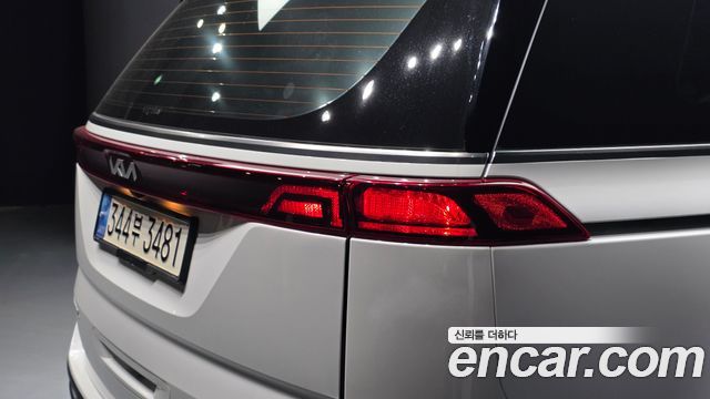 Kia Canival 2023 — photo 9