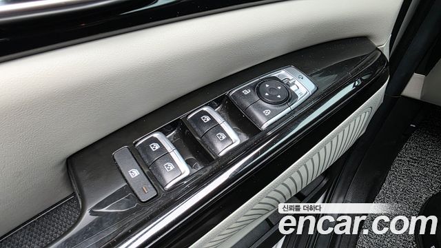 Kia Canival 2023 — photo 29