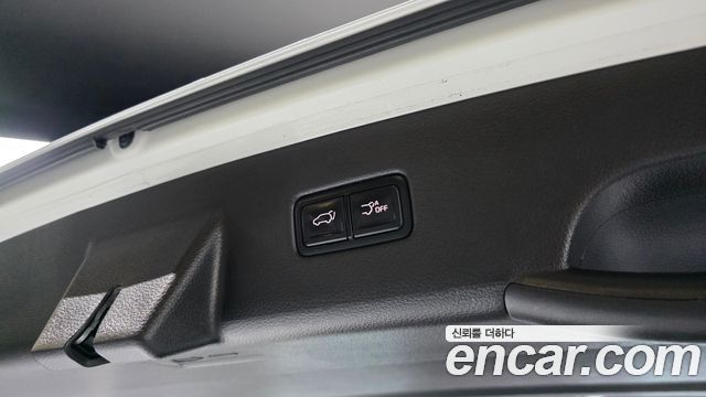 Kia Canival 2023 — photo 32