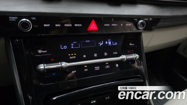 Kia Canival 2023 — photo 33