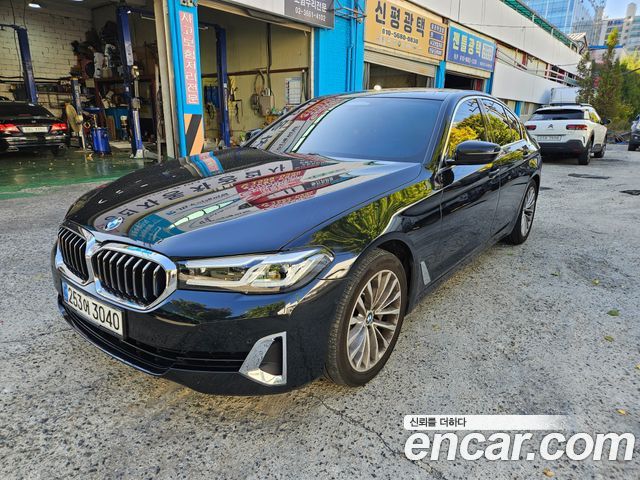 BMW 5-Series 2021 — photo 1