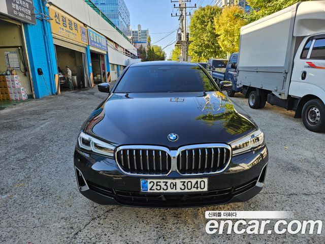 BMW 5-Series 2021 — photo 2