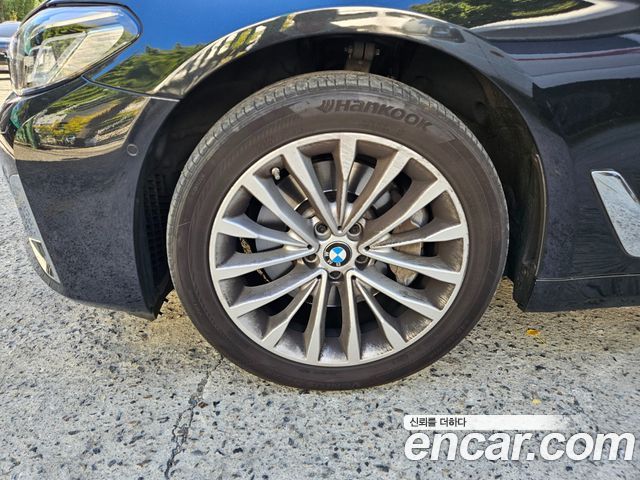 BMW 5-Series 2021 — photo 3