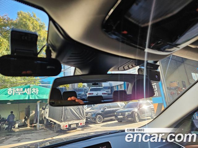 BMW 5-Series 2021 — photo 18