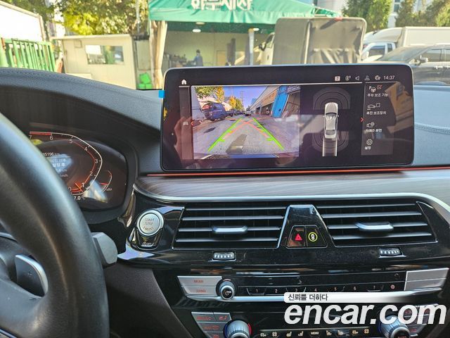 BMW 5-Series 2021 — photo 19