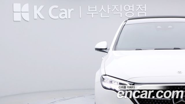 Mercedes-Benz E-Class 2025 — photo 5