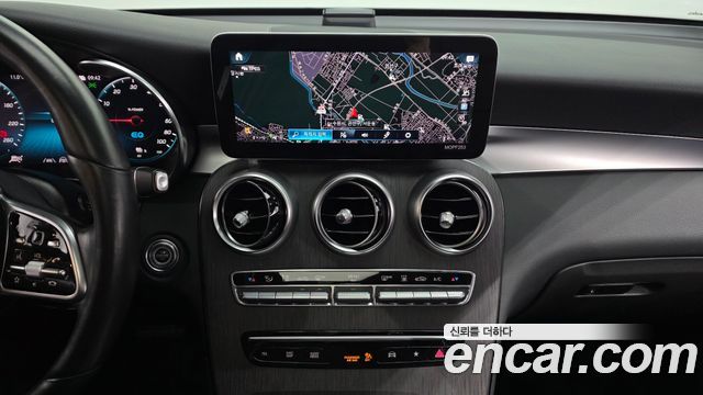 Mercedes-Benz GLC-Class 2021 — photo 19