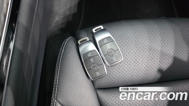 Mercedes-Benz GLC-Class 2021 — photo 22