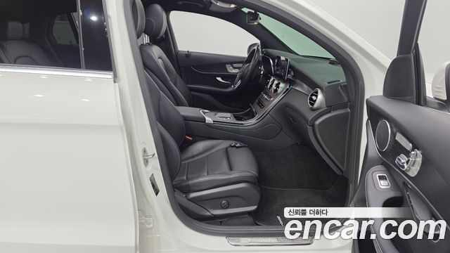 Mercedes-Benz GLC-Class 2021 — photo 16