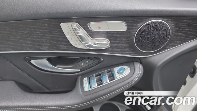 Mercedes-Benz GLC-Class 2021 — photo 30