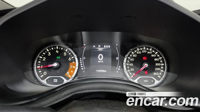 Jeep Renegade 2021 — photo 11
