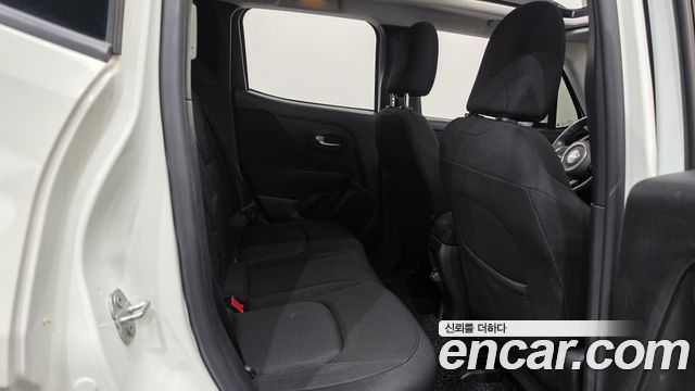 Jeep Renegade 2021 — photo 17