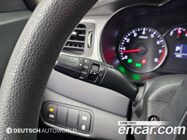 Kia Carens 2016 — photo 9