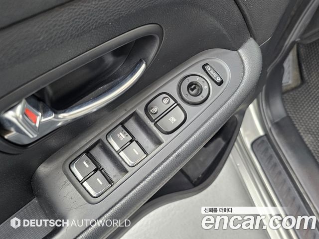 Kia Carens 2016 — photo 12