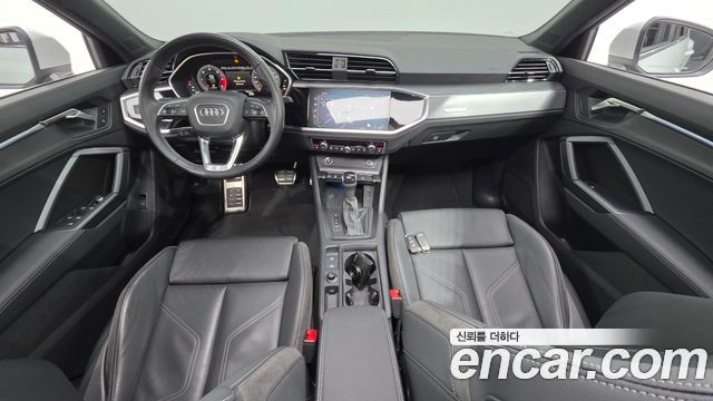 Audi Q3 2022 — photo 10