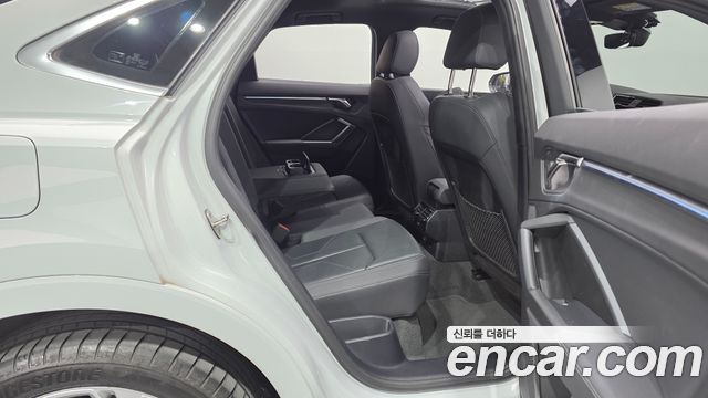 Audi Q3 2022 — photo 17