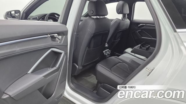 Audi Q3 2022 — photo 18