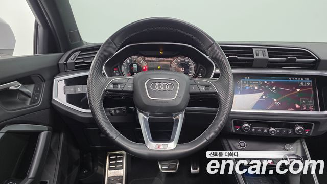 Audi Q3 2022 — photo 20