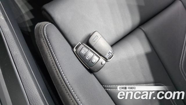 Audi Q3 2022 — photo 22