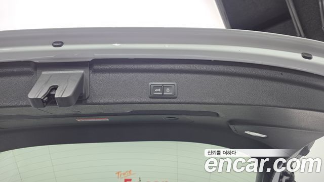 Audi Q3 2022 — photo 24
