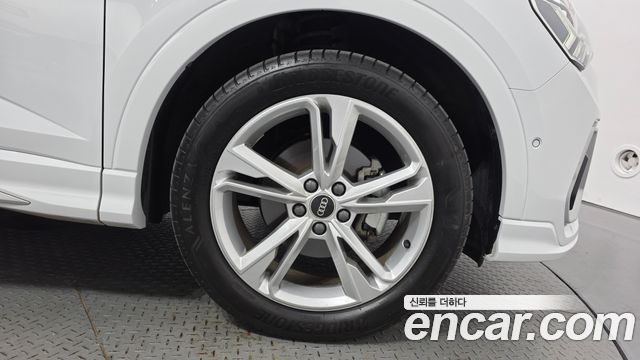 Audi Q3 2022 — photo 7