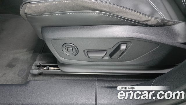 Audi Q3 2022 — photo 31