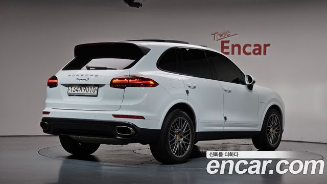 Porsche Cayenne 2017 — photo 2