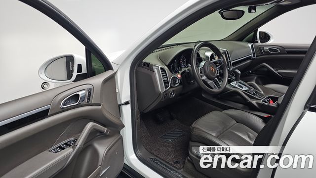 Porsche Cayenne 2017 — photo 10