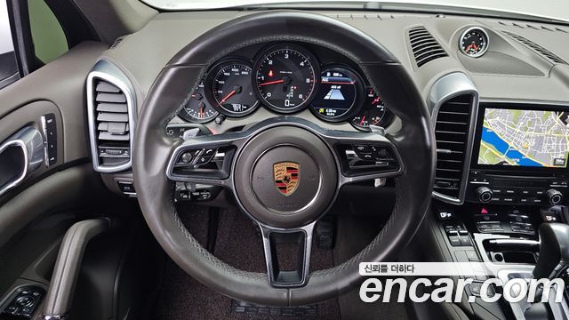 Porsche Cayenne 2017 — photo 13