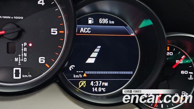 Porsche Cayenne 2017 — photo 16
