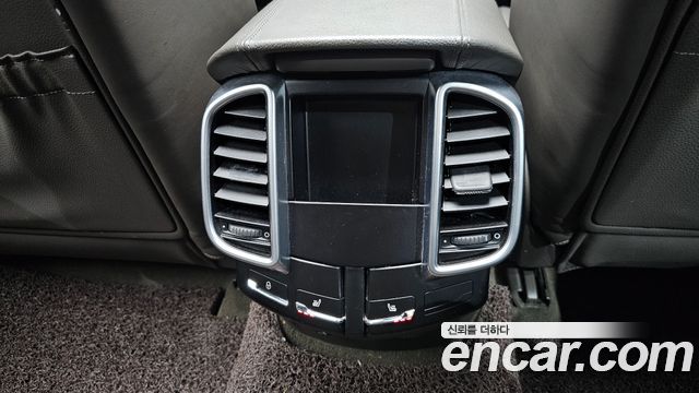 Porsche Cayenne 2017 — photo 19