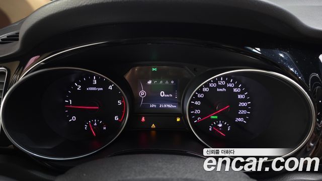 Kia Canival 2015 — photo 8