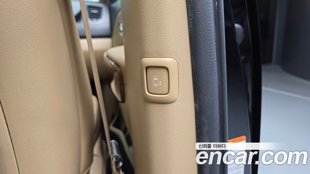 Kia Canival 2015 — photo 17