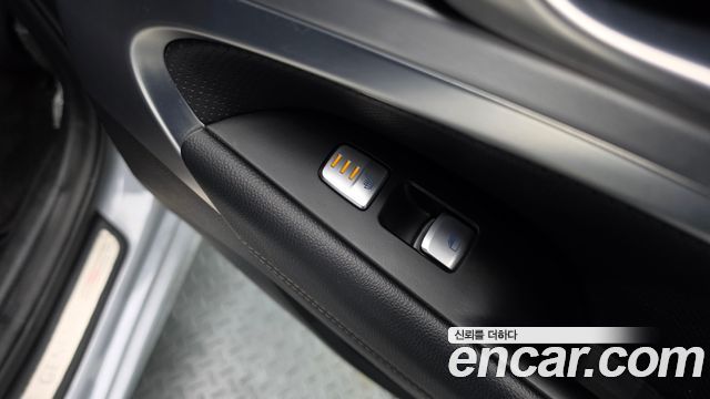 Genesis G70 2019 — photo 24