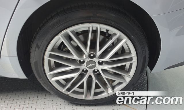Genesis G70 2019 — photo 7