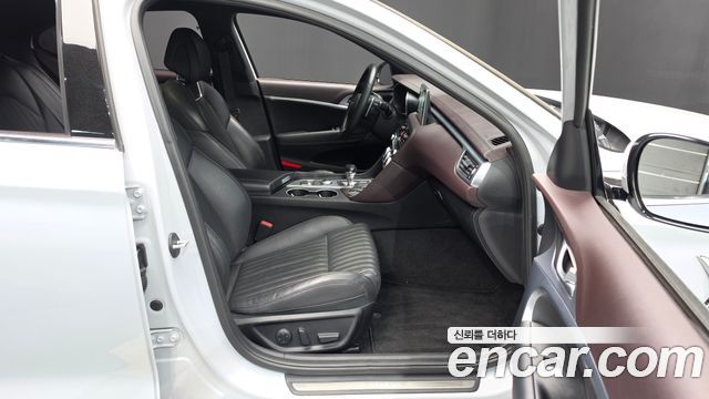 Genesis G70 2019 — photo 16