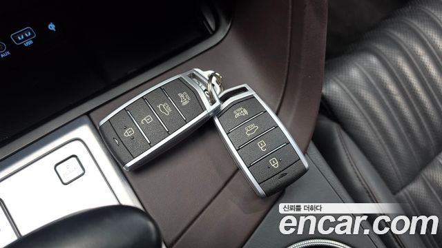 Genesis G70 2019 — photo 27