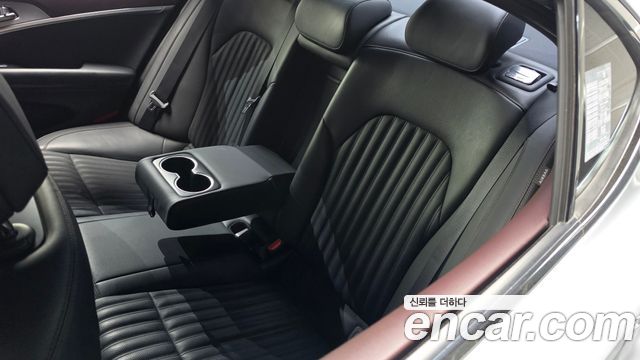 Genesis G70 2019 — photo 32