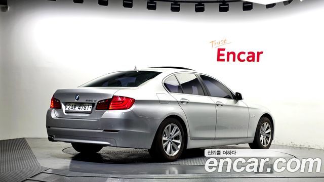 BMW 5-Series 2011 — photo 2