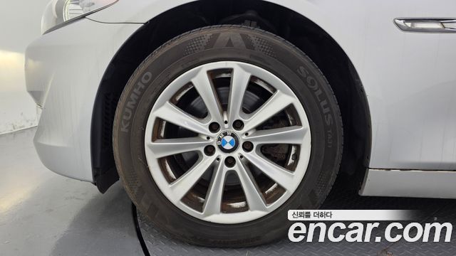 BMW 5-Series 2011 — photo 5