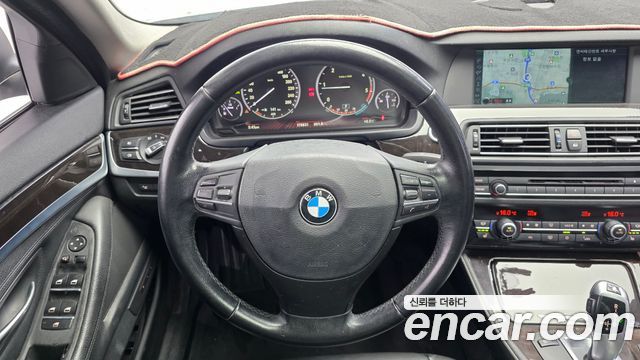 BMW 5-Series 2011 — photo 13