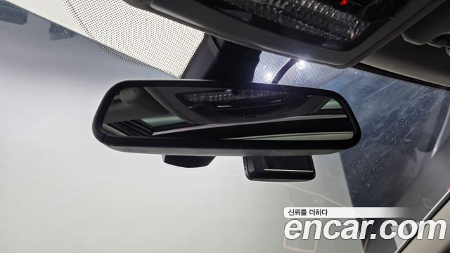 BMW 5-Series 2011 — photo 19