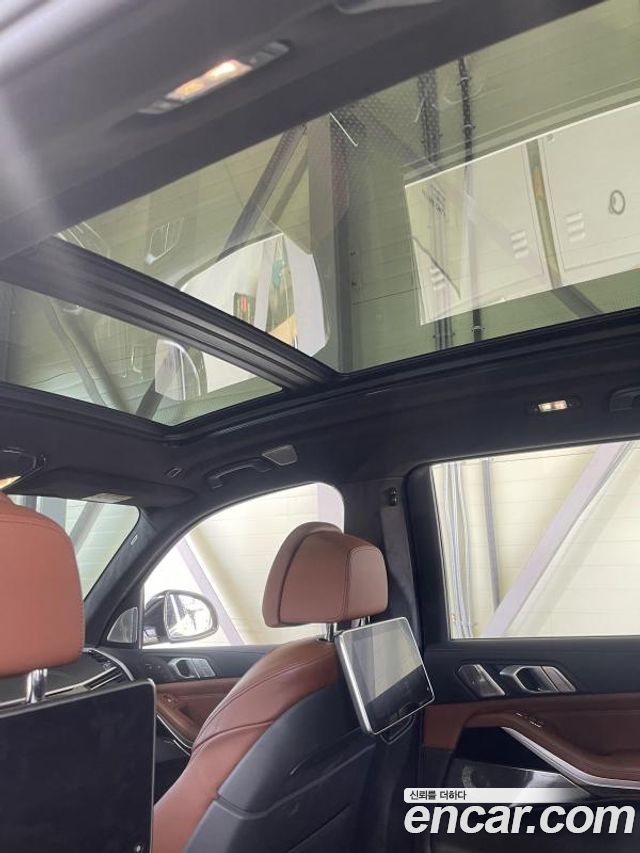 BMW X7 2021 — photo 9